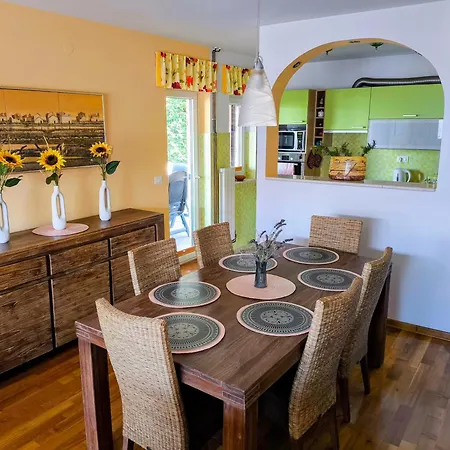 Rosmarina Apartman *