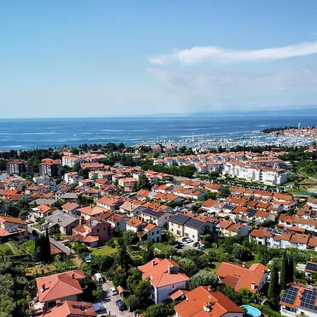 Rosmarina Apartment Izola